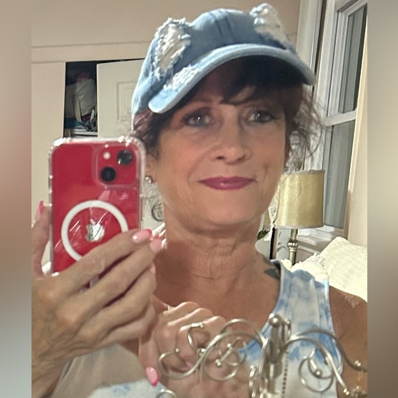 Meet your Posher, Robin - Picture 1 of 1